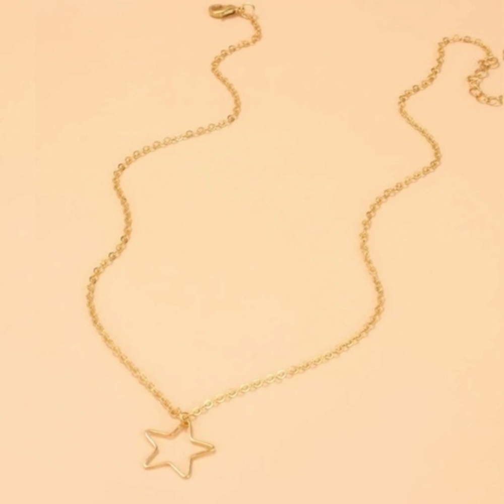3/$30 💛 Star Necklace